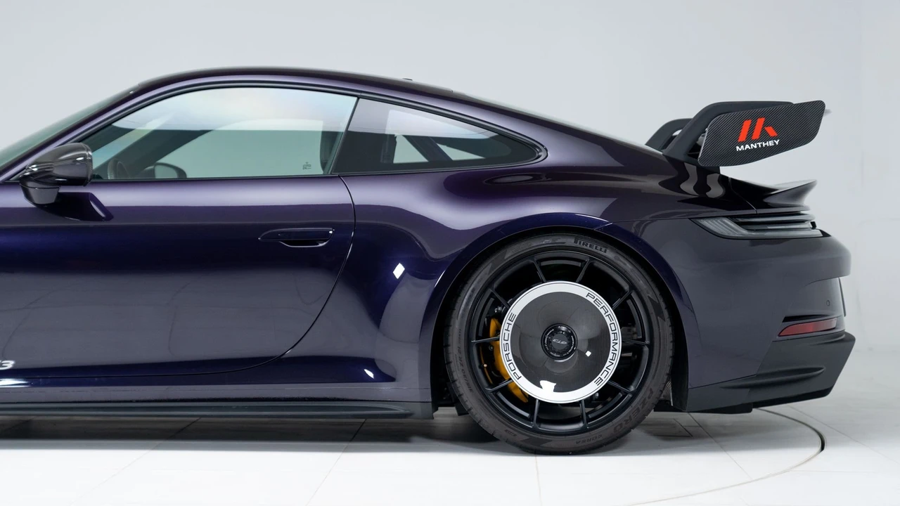 2022 Porsche 992 GT3 - Image 21 of 31