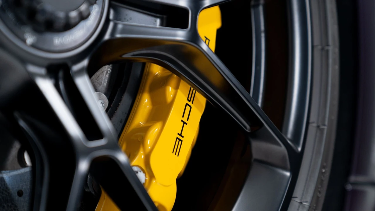 2022 Porsche 992 GT3 - Image 22 of 31