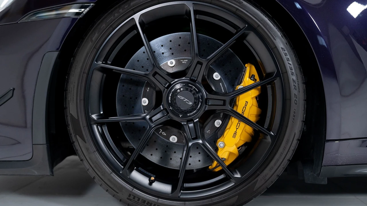 2022 Porsche 992 GT3 - Image 23 of 31