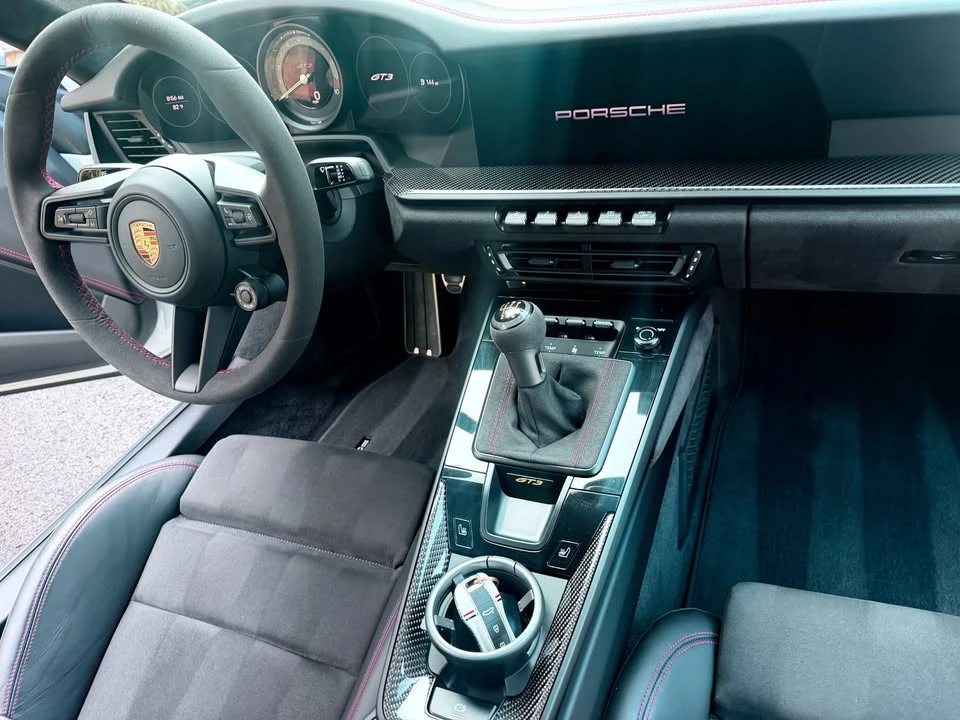 2022 Porsche 992 GT3 - Image 17 of 18