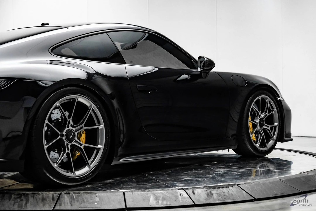 2022 Porsche 992 GT3 - Image 18 of 21