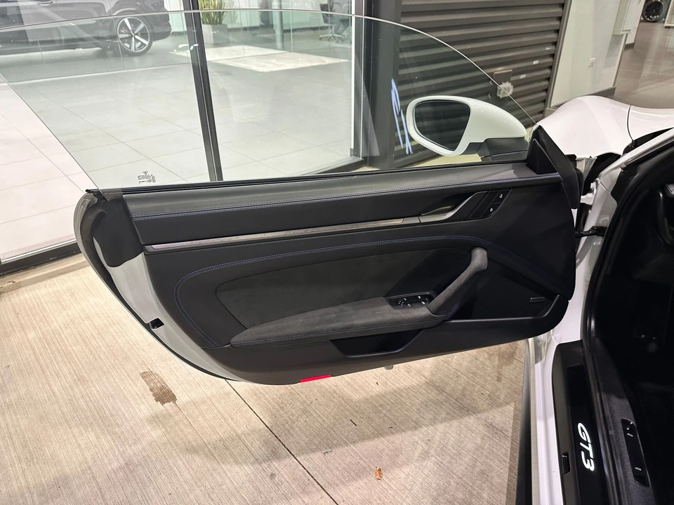 2022 Porsche 992 GT3 - Image 27 of 29