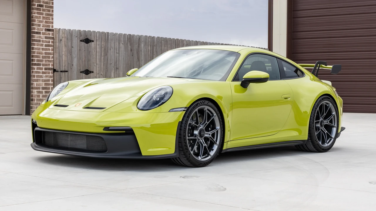 2022 Porsche 992 GT3 - Image 9 of 31