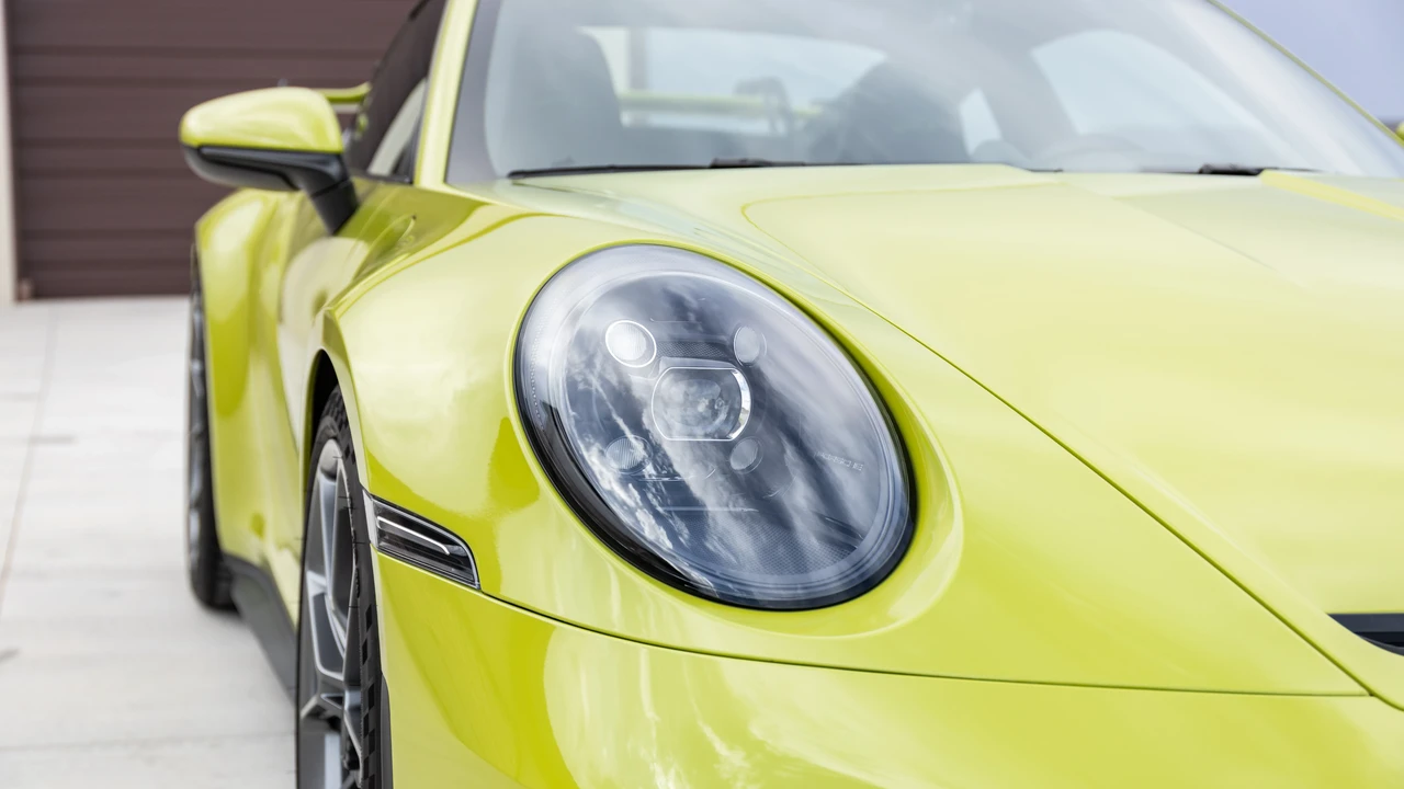2022 Porsche 992 GT3 - Image 13 of 31