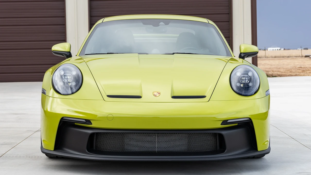 2022 Porsche 992 GT3 - Image 2 of 31
