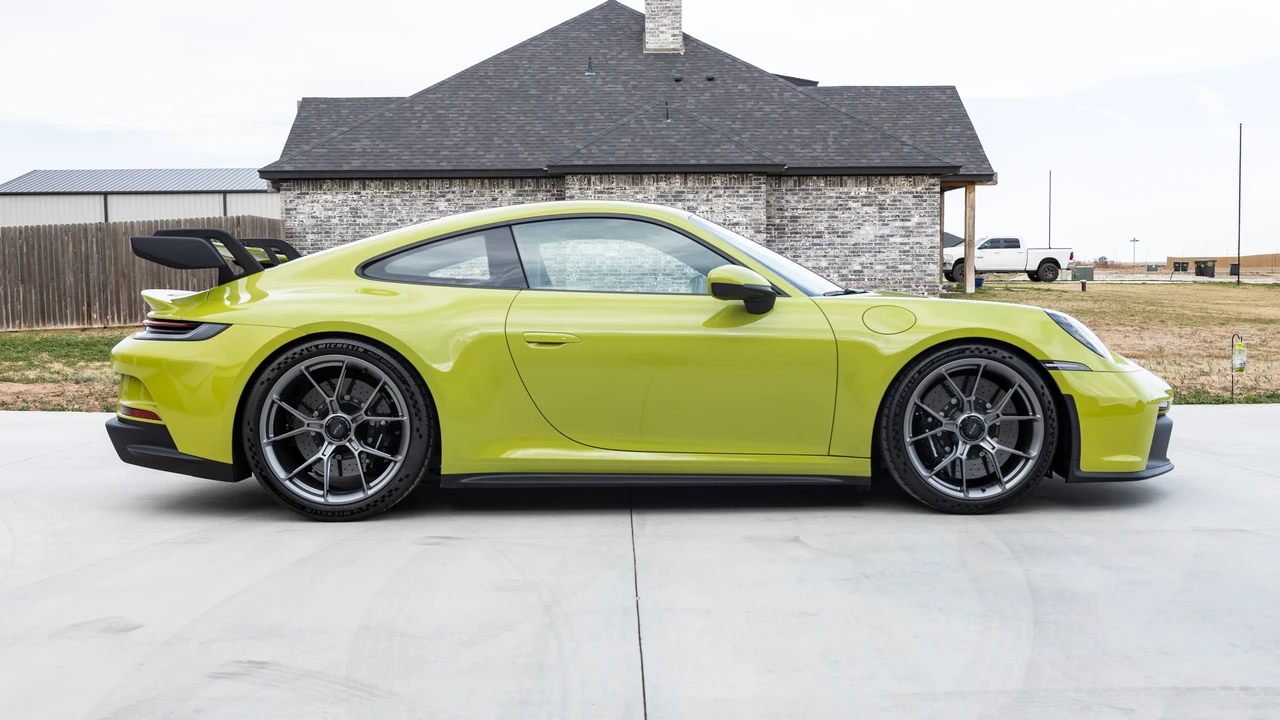 2022 Porsche 992 GT3 - Image 4 of 31
