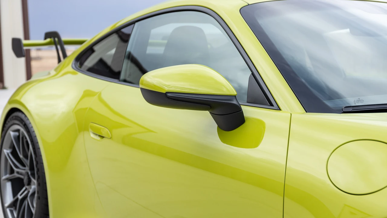 2022 Porsche 992 GT3 - Image 26 of 31