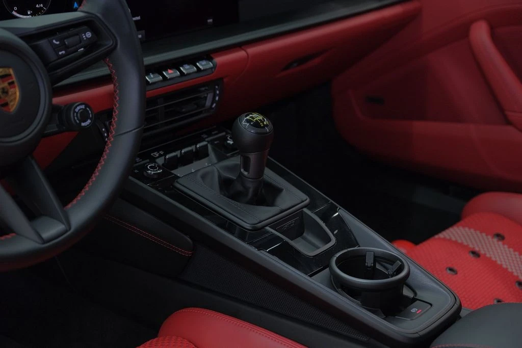 2022 Porsche 992 GT3 Touring - Image 26 of 31