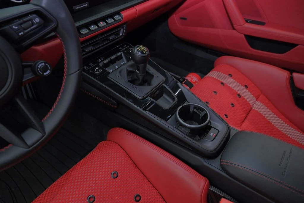 2022 Porsche 992 GT3 Touring - Image 27 of 31