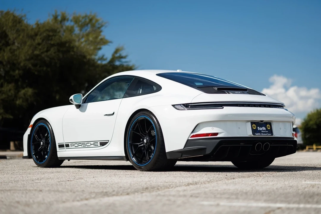 2022 Porsche 992 GT3 - Image 9 of 21