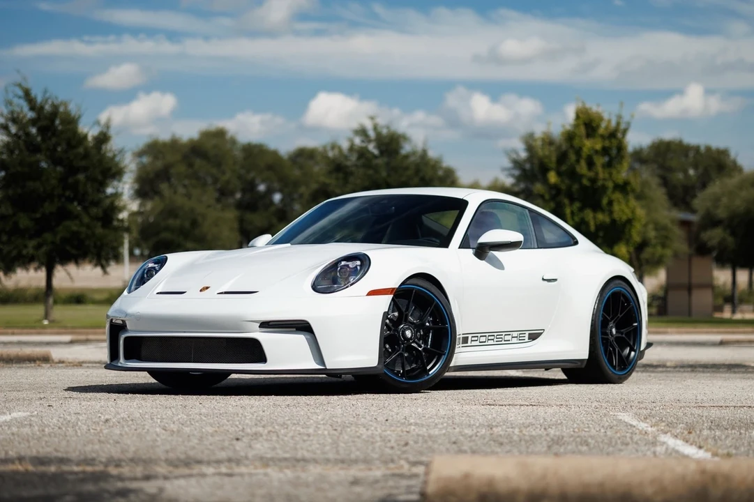 2022 Porsche 992 GT3 - Image 2 of 21