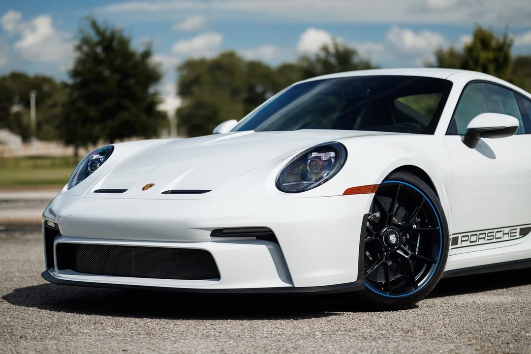 2022 Porsche 992 GT3 - Image 16 of 21
