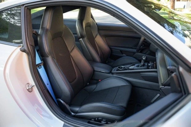 2022 Porsche 992 GT3 - Image 4 of 8