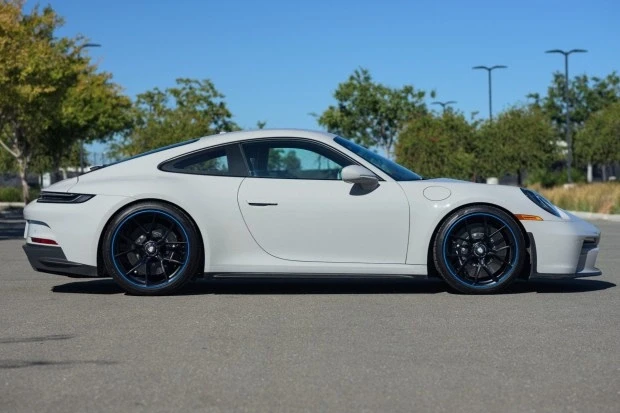 2022 Porsche 992 GT3 - Image 3 of 8