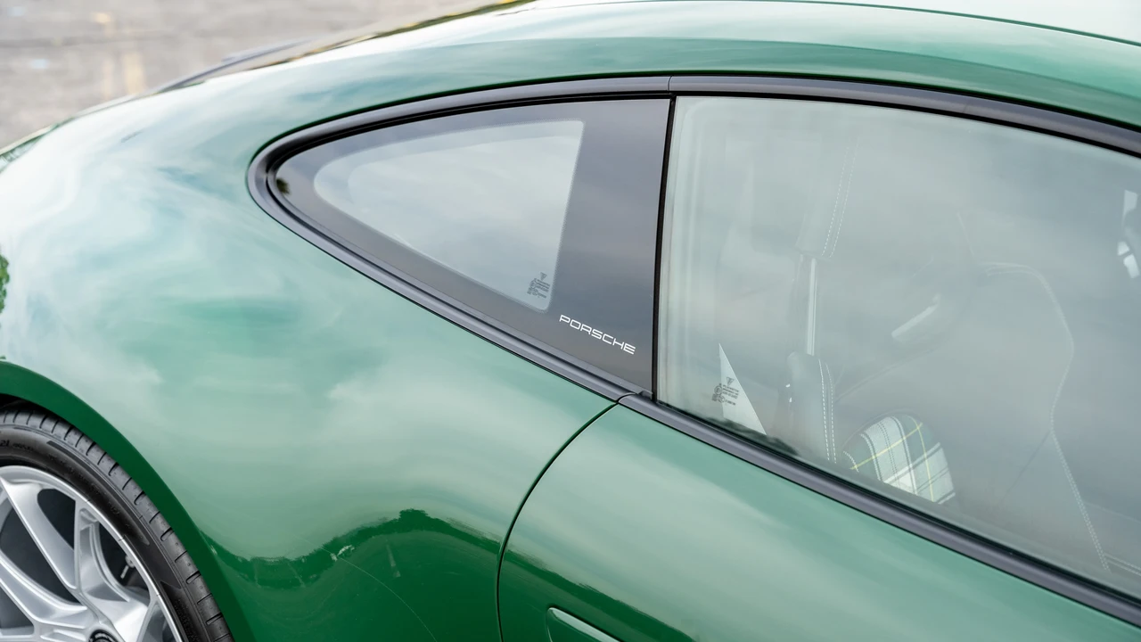 2022 Porsche 992 GT3 Touring - Image 26 of 31