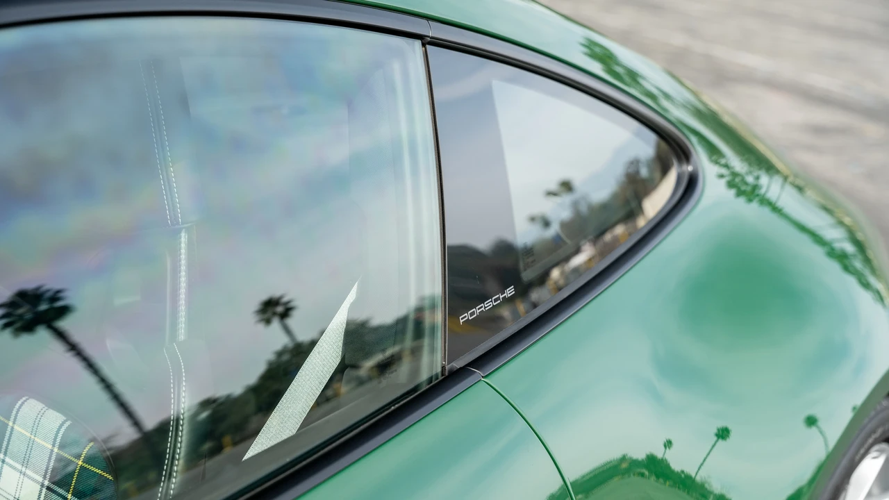 2022 Porsche 992 GT3 Touring - Image 27 of 31