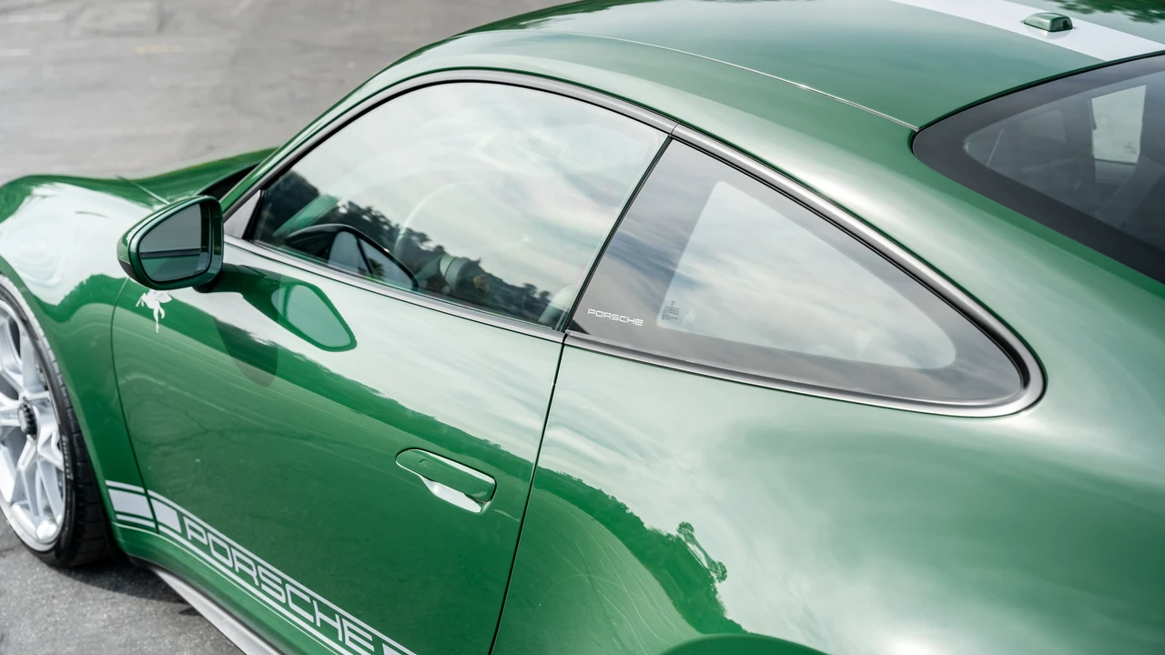 2022 Porsche 992 GT3 Touring - Image 28 of 31