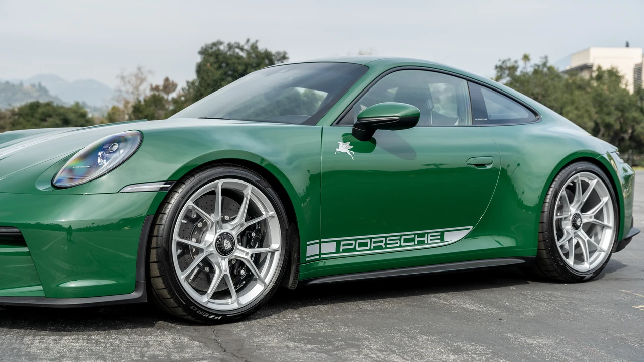 2022 Porsche 992 GT3 Touring - Image 13 of 31