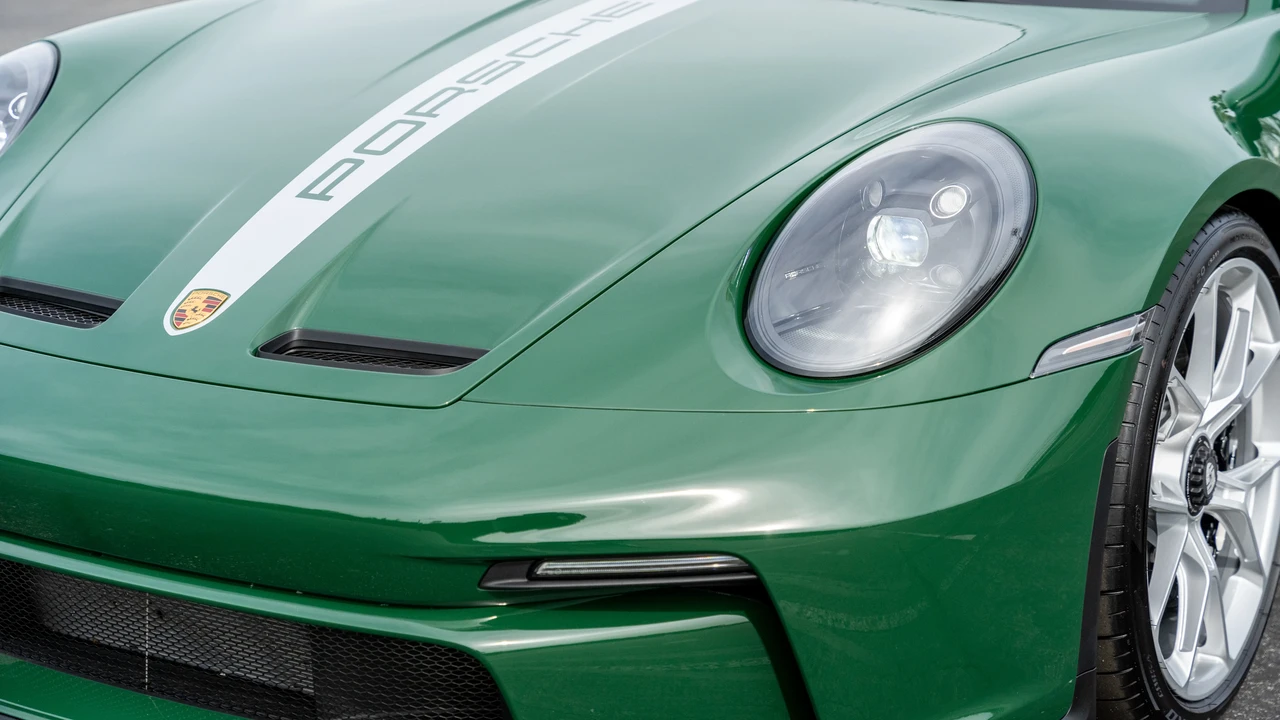 2022 Porsche 992 GT3 Touring - Image 19 of 31