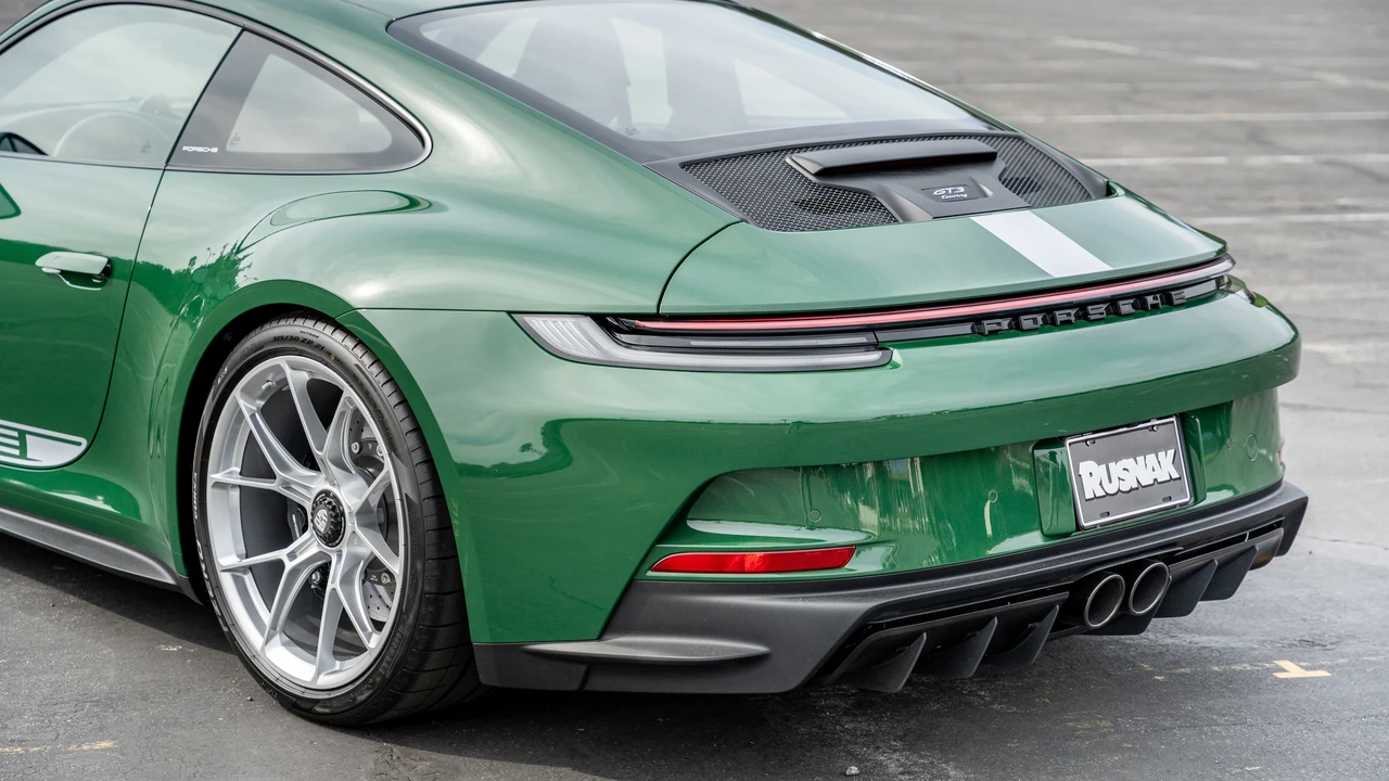 2022 Porsche 992 GT3 Touring - Image 21 of 31