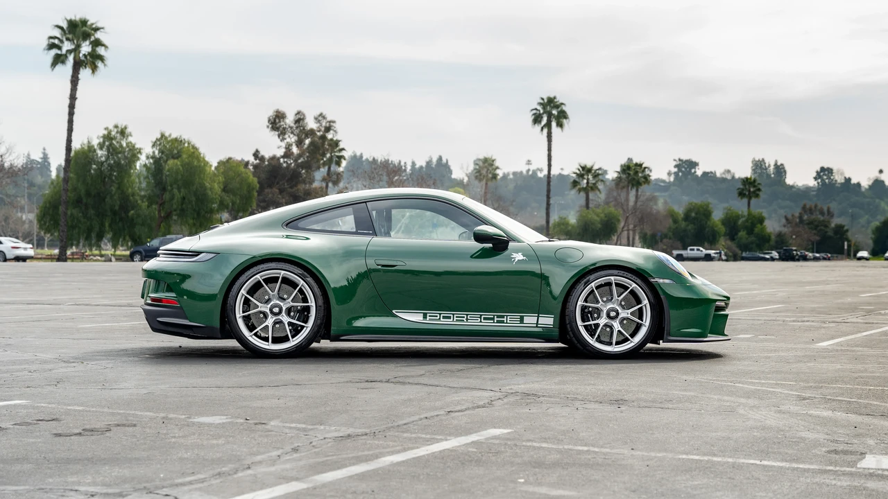 2022 Porsche 992 GT3 Touring - Image 5 of 31