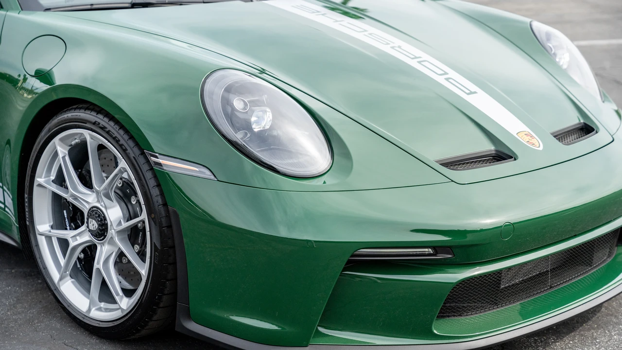 2022 Porsche 992 GT3 Touring - Image 18 of 31