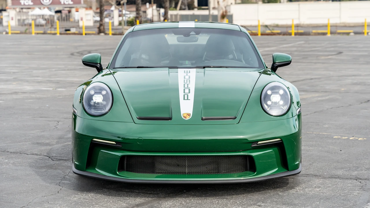 2022 Porsche 992 GT3 Touring - Image 17 of 31