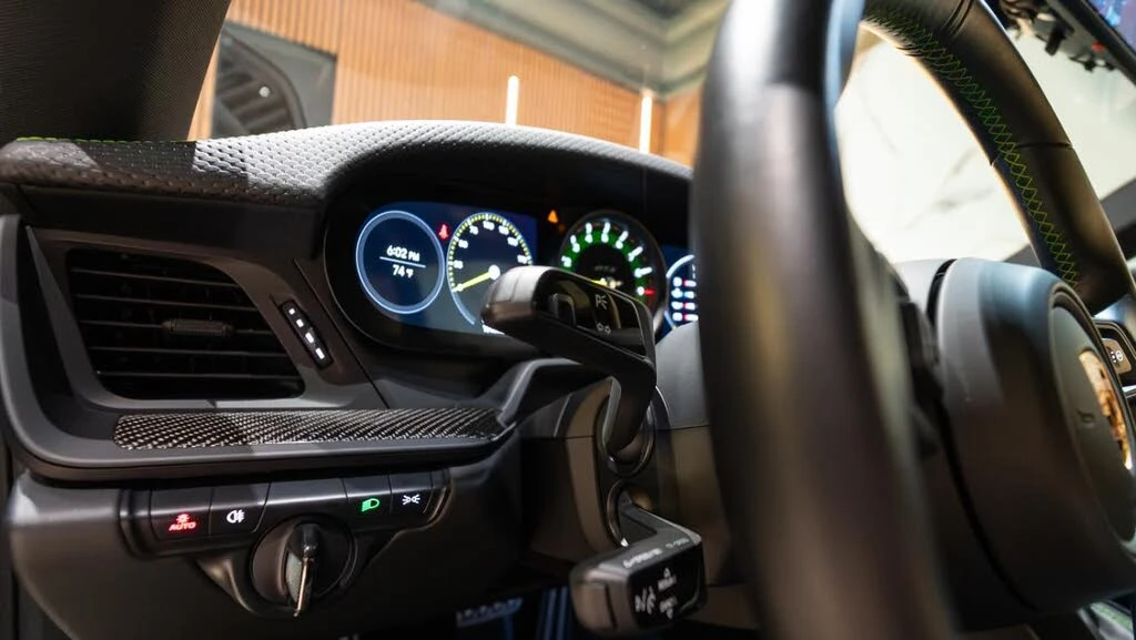 2022 Porsche 992 GT3 Touring - Image 14 of 31