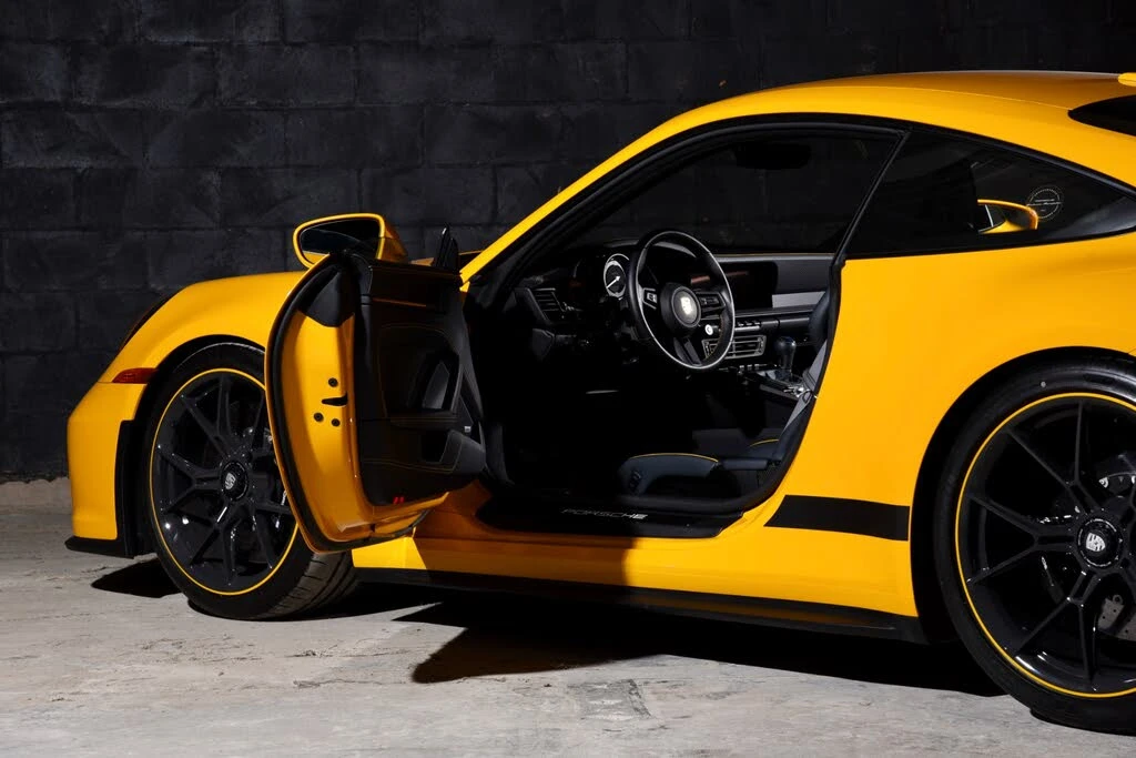 2022 Porsche 992 GT3 Touring - Image 16 of 31