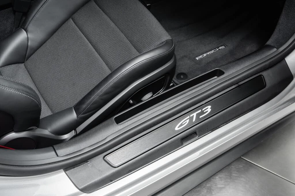 2022 Porsche 992 GT3 Touring - Image 28 of 31