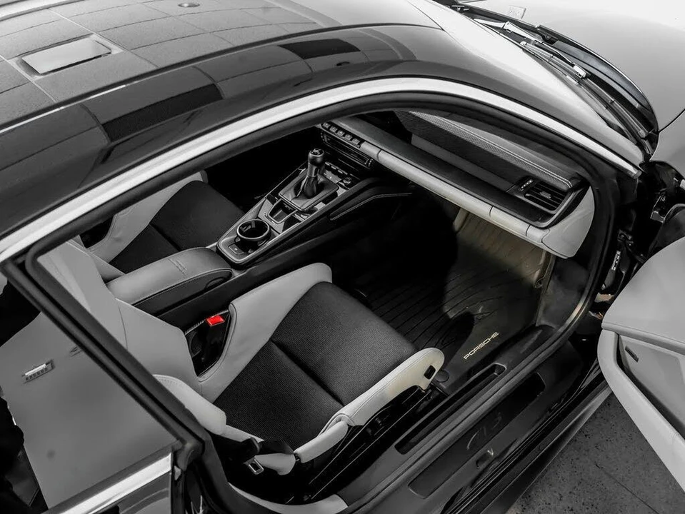 2022 Porsche 992 GT3 Touring - Image 26 of 31