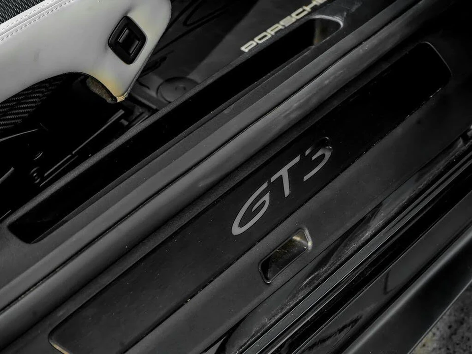 2022 Porsche 992 GT3 Touring - Image 25 of 31