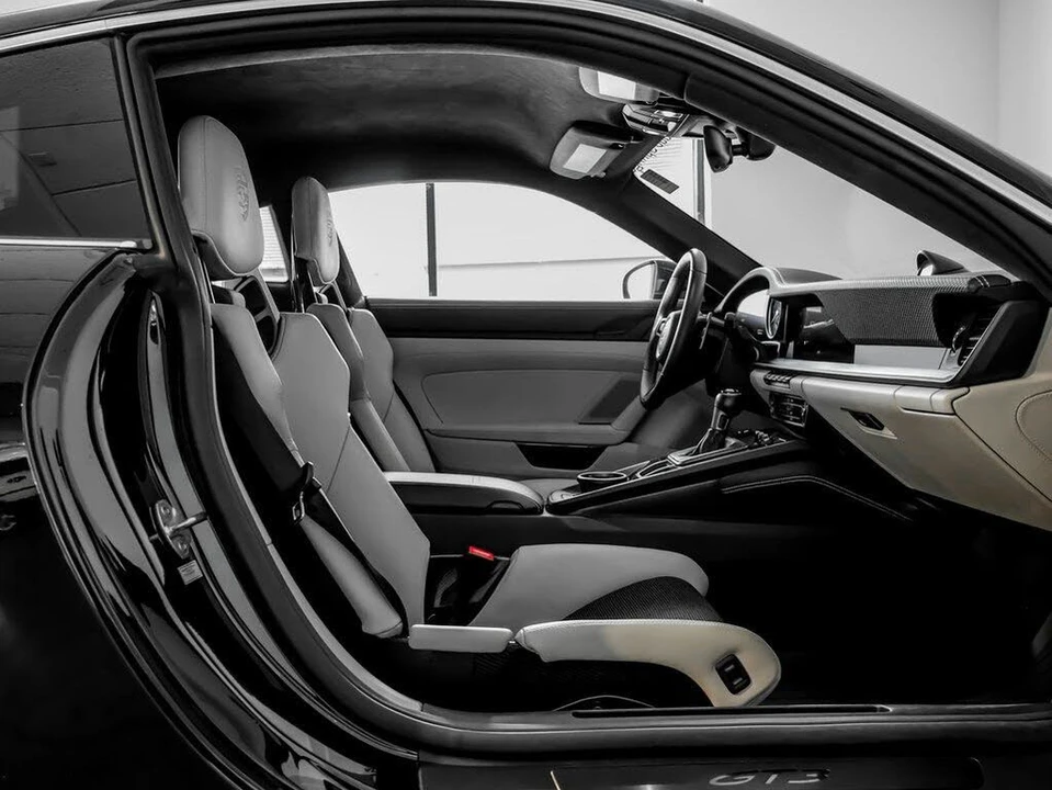 2022 Porsche 992 GT3 Touring - Image 27 of 31