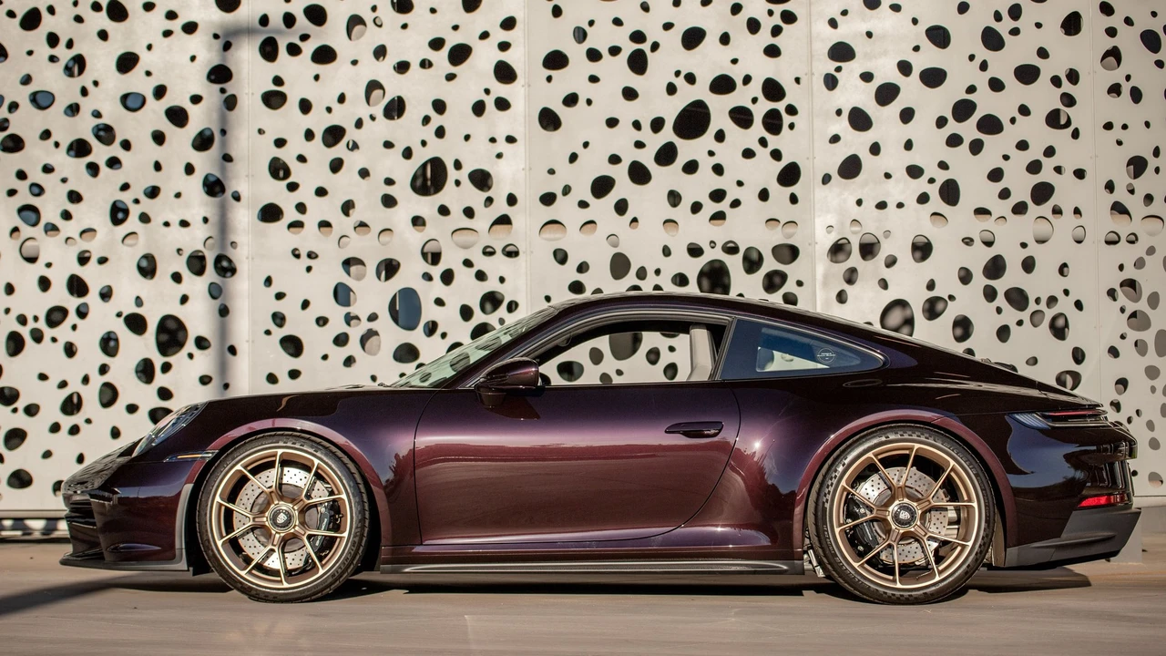 2022 Porsche 992 GT3 - Image 8 of 31