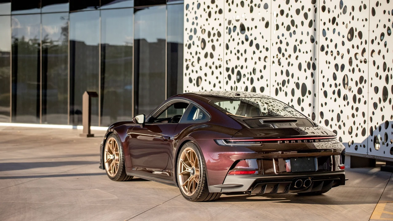 2022 Porsche 992 GT3 - Image 7 of 31