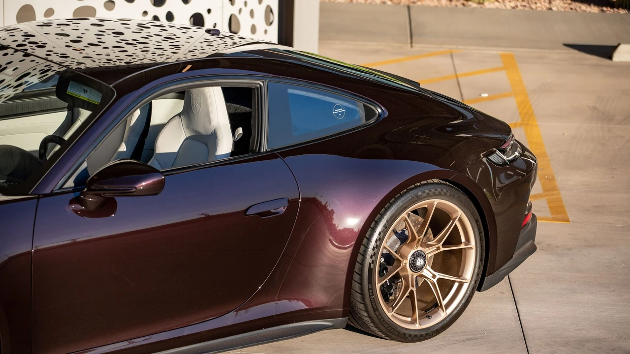 2022 Porsche 992 GT3 - Image 12 of 31
