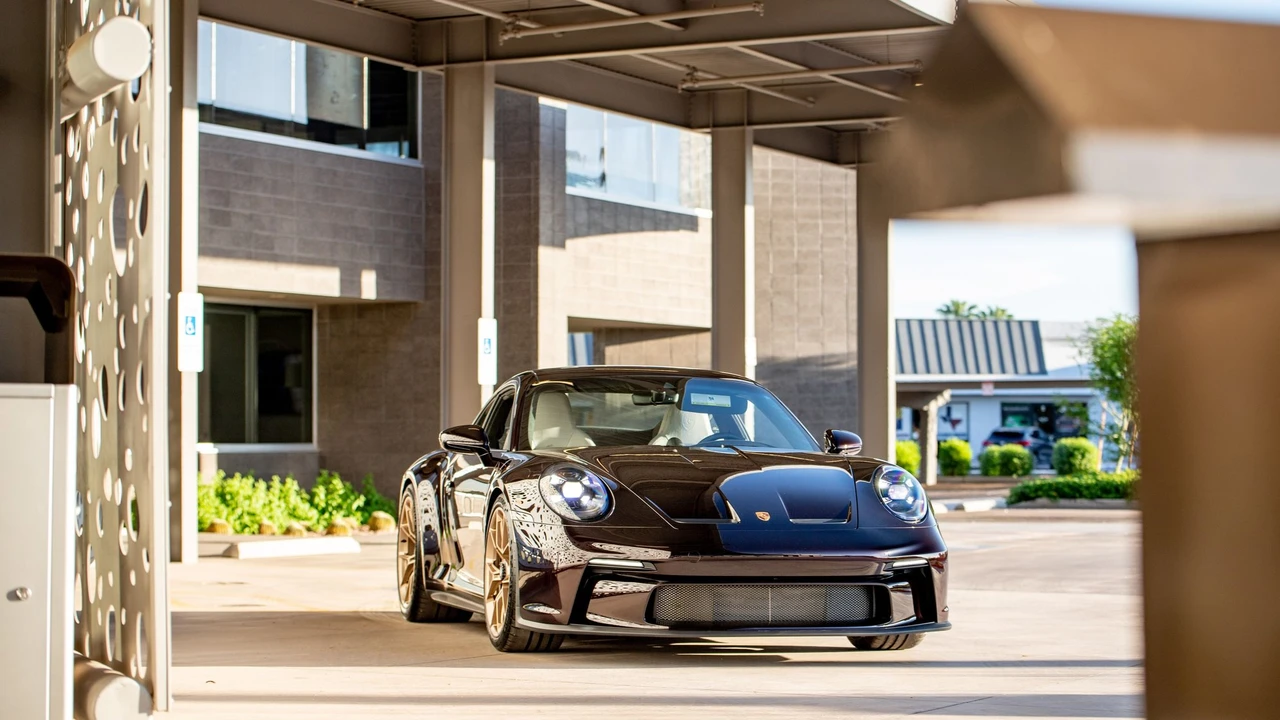 2022 Porsche 992 GT3 - Image 9 of 31