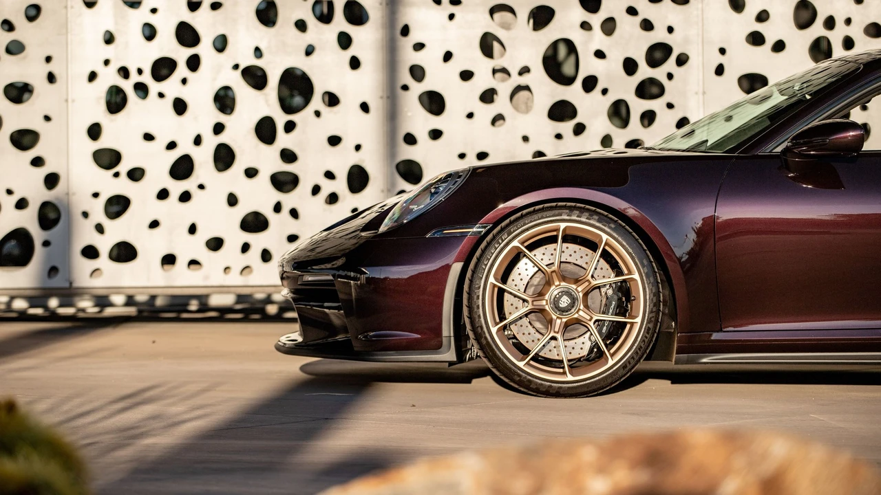 2022 Porsche 992 GT3 - Image 11 of 31