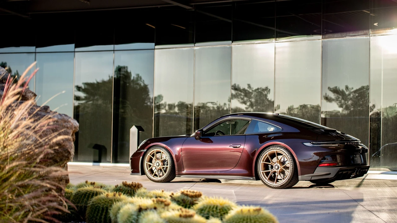 2022 Porsche 992 GT3 - Image 3 of 31