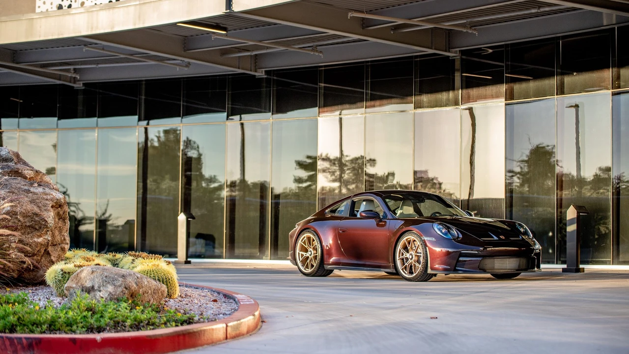 2022 Porsche 992 GT3 - Image 2 of 31