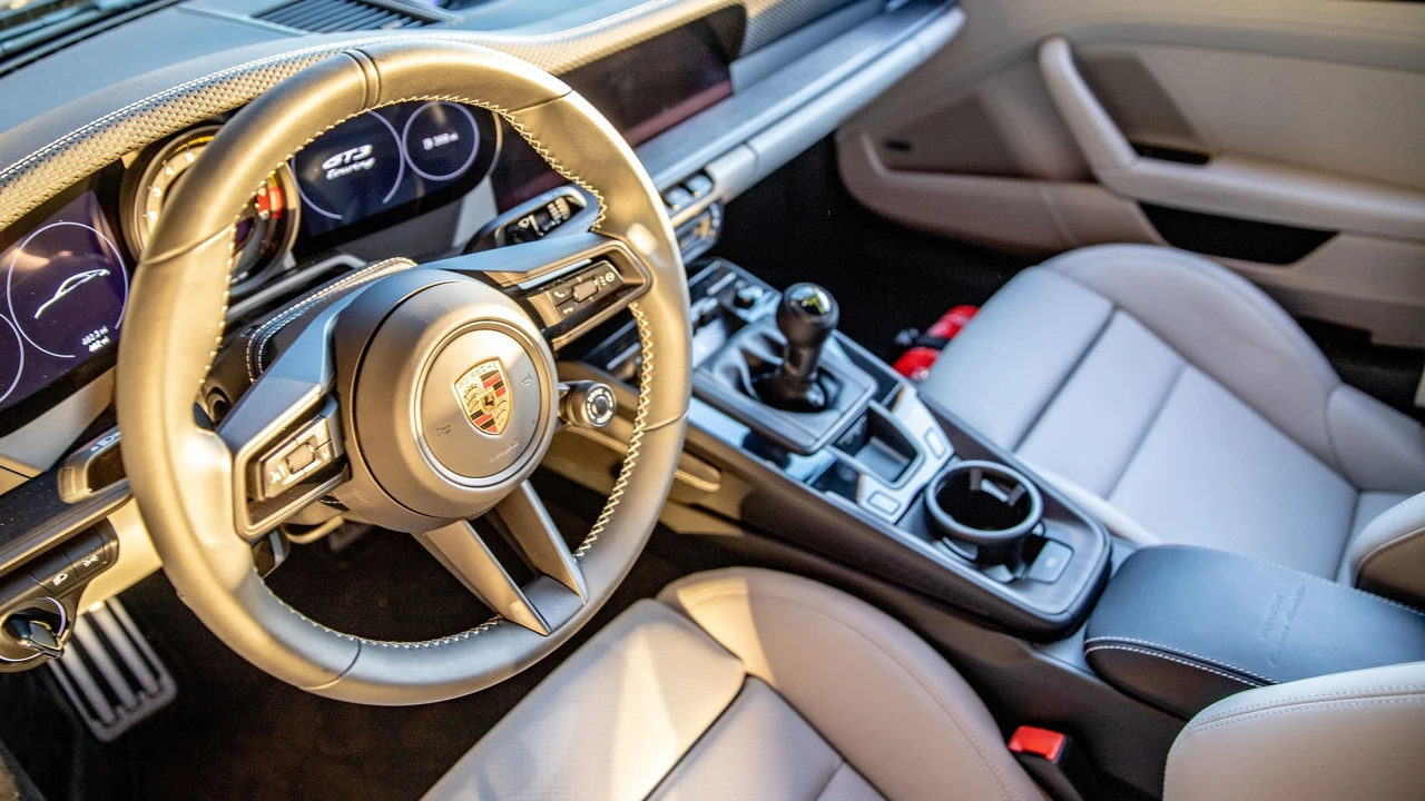 2022 Porsche 992 GT3 - Image 18 of 31