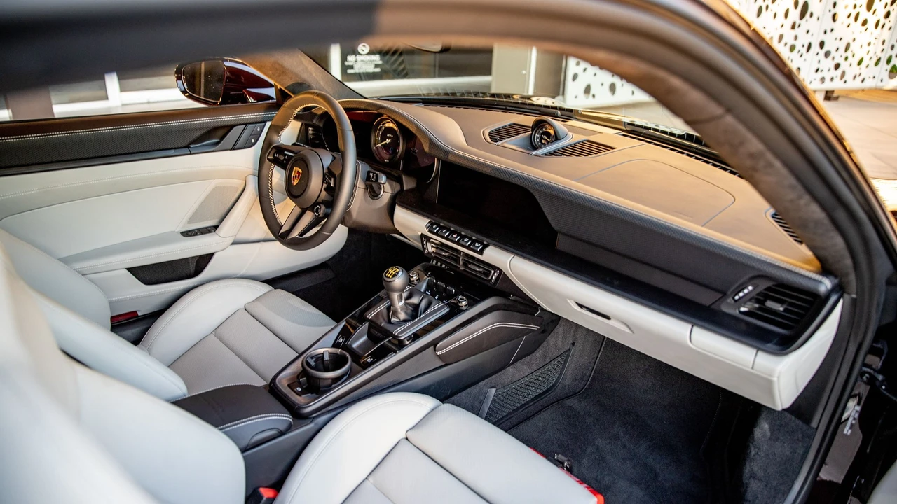 2022 Porsche 992 GT3 - Image 27 of 31