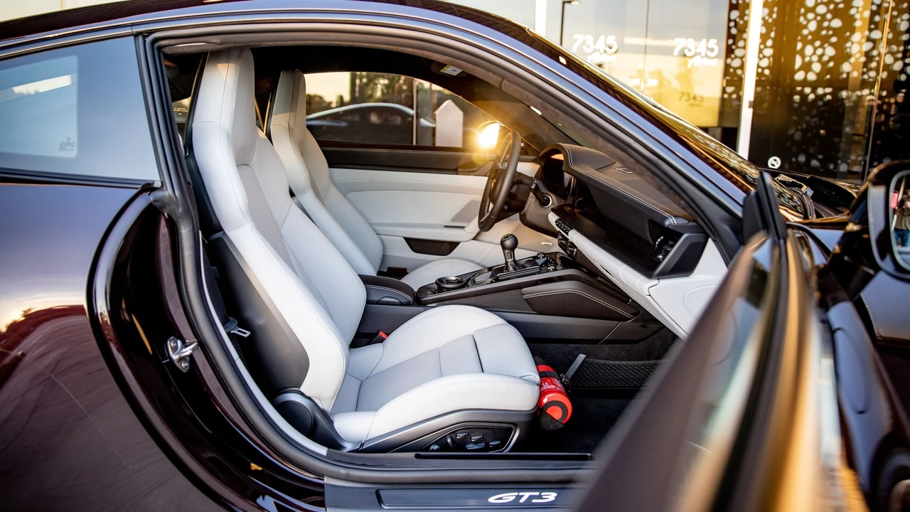 2022 Porsche 992 GT3 - Image 23 of 31
