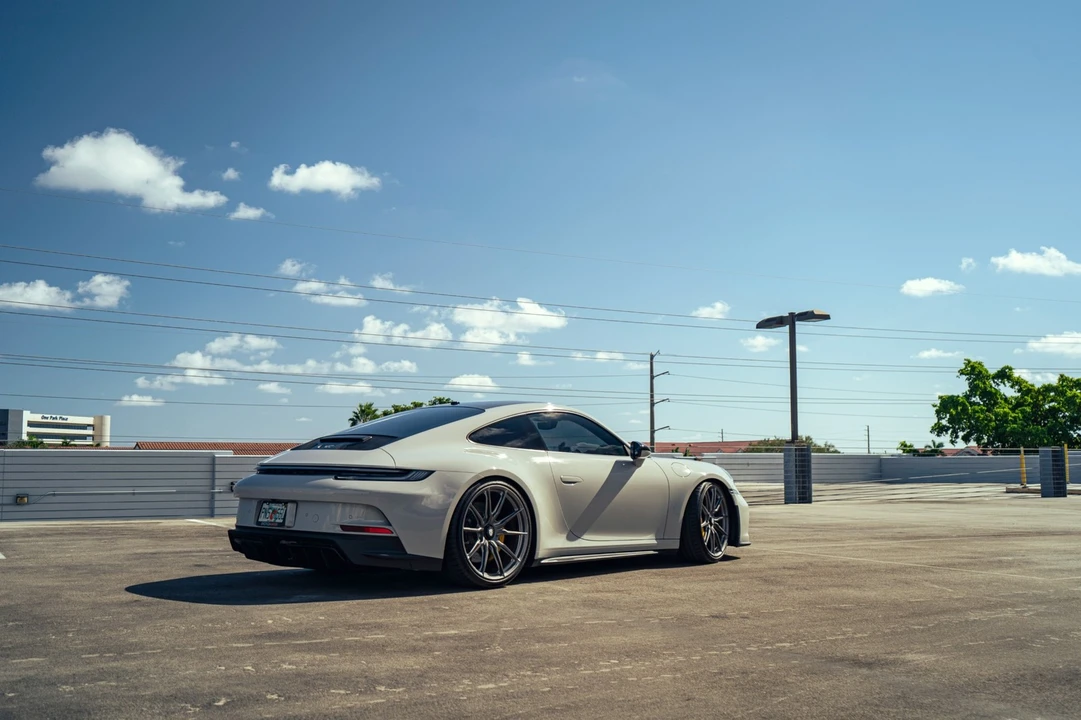 2022 Porsche 992 GT3 - Image 16 of 21
