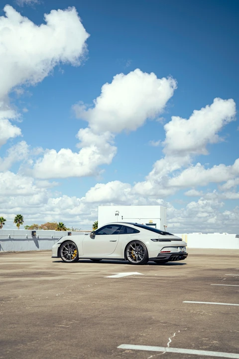 2022 Porsche 992 GT3 - Image 17 of 21