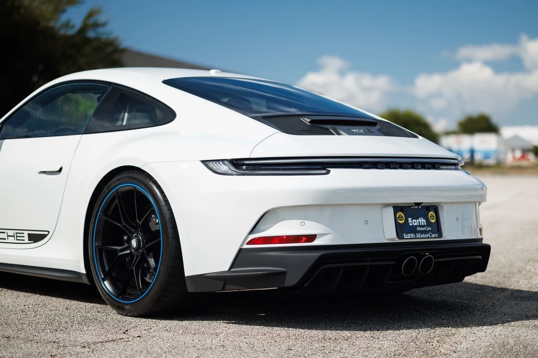 2022 Porsche 992 GT3 - Image 19 of 21