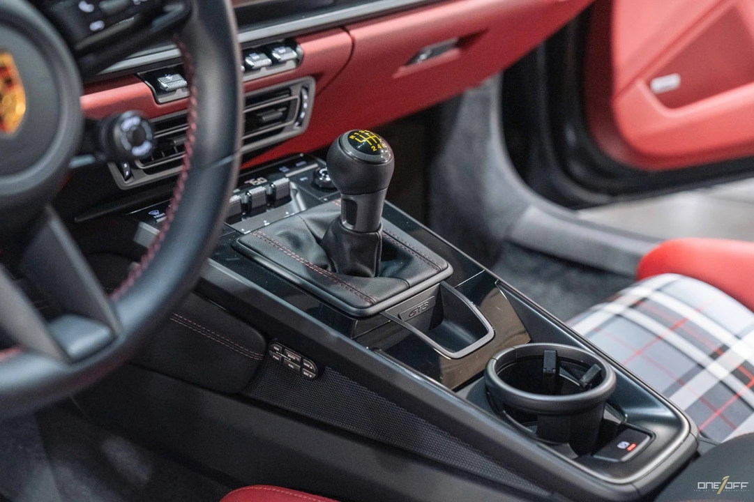 2022 Porsche 992 GT3 - Image 15 of 21