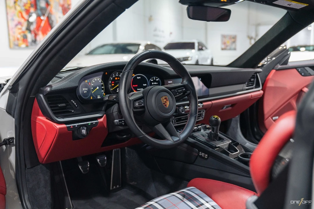 2022 Porsche 992 GT3 - Image 17 of 21