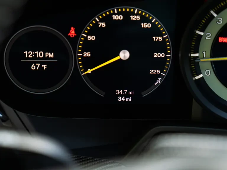 2022 Porsche 992 GT3 - Image 15 of 31