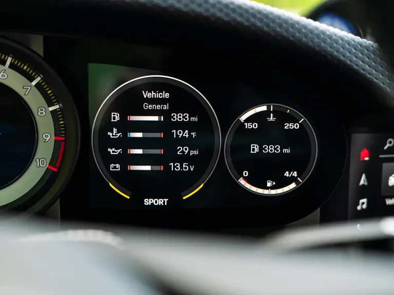 2022 Porsche 992 GT3 - Image 16 of 31